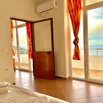 Redi's Seaview Saranda