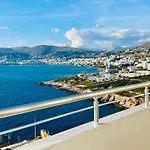 Redi's Seaview