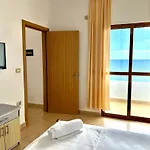 Redi's Seaview