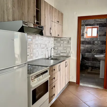 Redi's Seaview Sarande