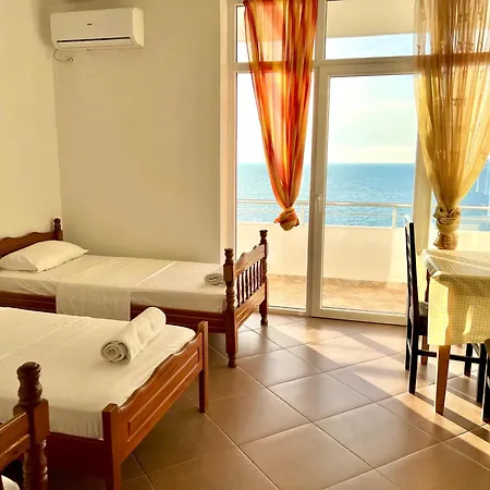 Redi's Seaview Lejlighed *