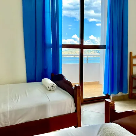 Redi's Seaview Lejlighed *