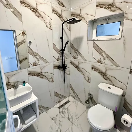 Apartment Redi's Seaview Sarande