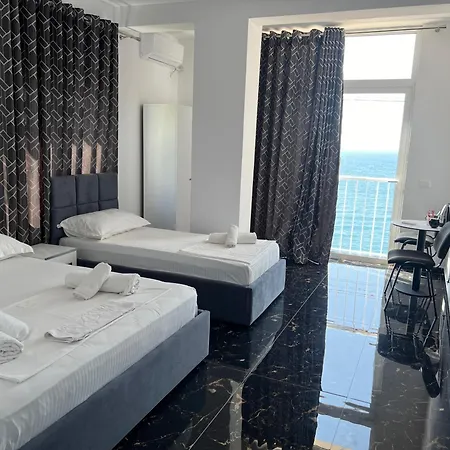 Redi's Seaview Lejlighed *