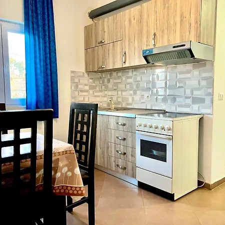 شقة Redi's Seaview ساراندا