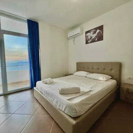 Redi's Seaview Apartment Sarande