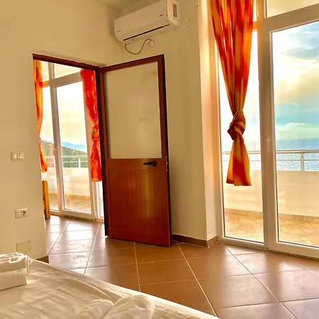 Redi's Seaview Sarandë