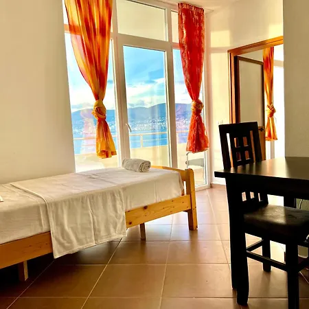 Redi's Seaview شقة *