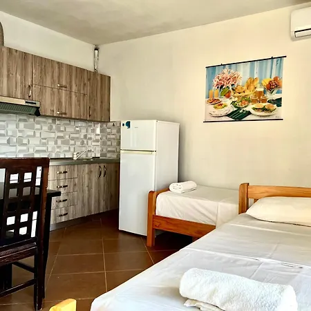 Redi's Seaview * ساراندا