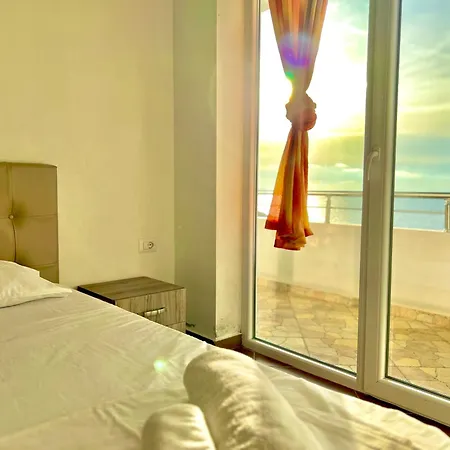 Redi's Seaview Apartamento