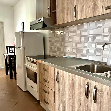 Redi's Seaview Apartment Sarande