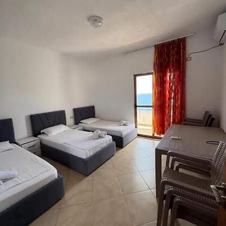Redi's Seaview Apartament Saranda
