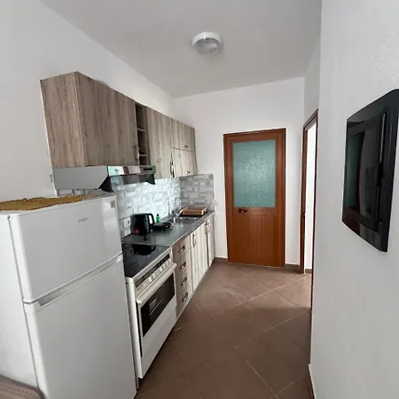 Redi's Seaview Apartament *