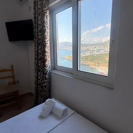 Redi's Seaview Apartamento *