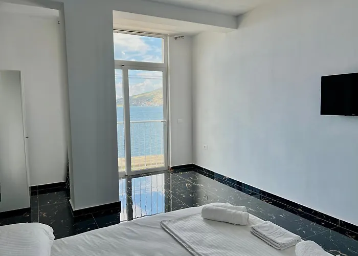 Διαμέρισμα Redi's Seaview Σαράντα